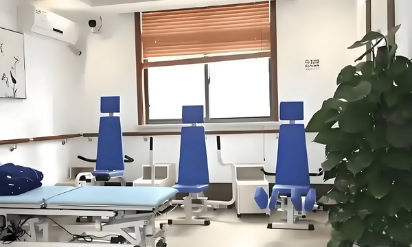 2025本科毕业生怎样落户深圳_《华山论剑》首播差评如潮！网友的评价可谓“一针见血”！ 不论统媒体人跳槽创业是传